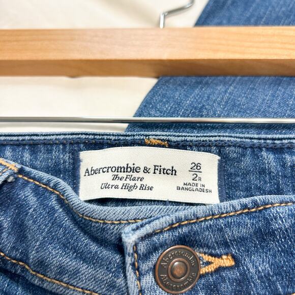 Abercrombie & Fitch The Flare Ultra High Rise Jeans Medium Wash Size 26/2R - Picture 3 of 9